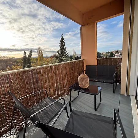 Familial Avec Parking Privatif * Carcassonne